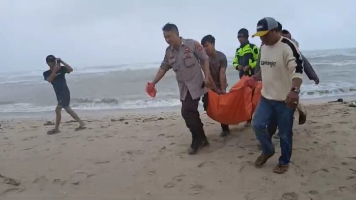 Mayat di Pantai Mandalaratu Sukabumi