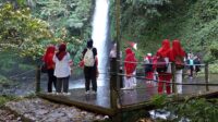 Menikmati Keindahan Curug Sawer Sukabumi Lewat Jembatan eMHa, Ada River Tubing dan Pemandangan Asri