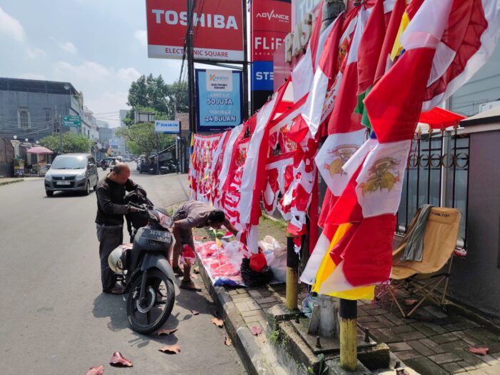 Penjual Bendera Kota Sukabumi