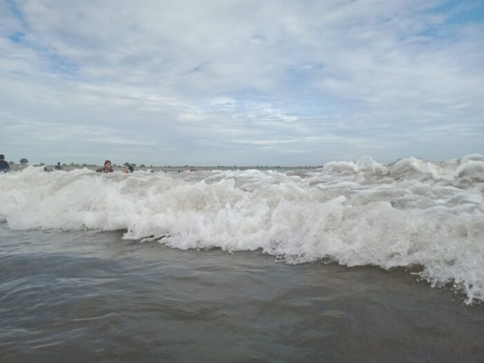 Gelombang Pantai Sukabumi
