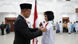 HUT RI ke-80, Wali Kota Sukabumi Kukuhkan Paskibraka Tahun 2025