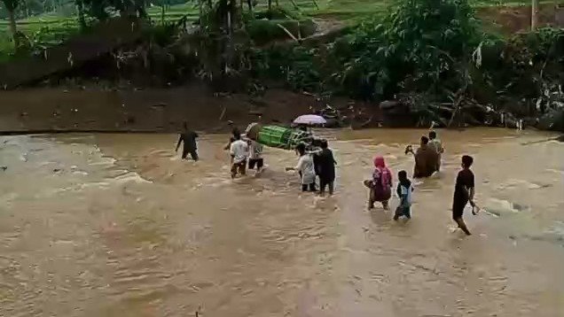 Warga Jampangkulon Sukabumi