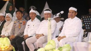 Wabup Sukabumi Dampingi Dedi Mulyadi Hadiri Milangkala Desa Sukakersa Ke-102 Tahun