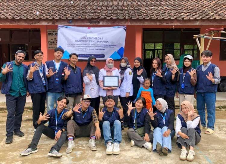 Mahasiswa KKN UNP