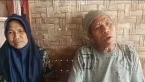 Menanti Cahaya di Rumah Reyot: 17 Tahun Hidup Pudin dan Istri dalam Gelap Katarak