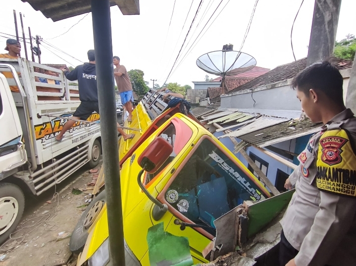 Dump Truk