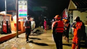 Banjir dan Longsor Terjang Cisolok