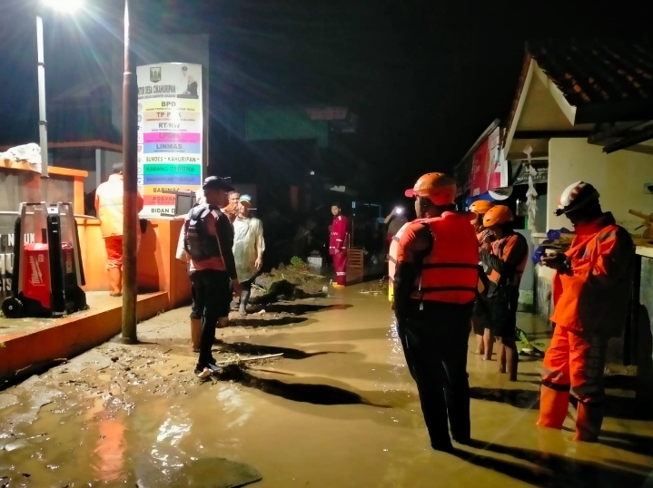banjir dan longsor di Kecamatan Cisolok