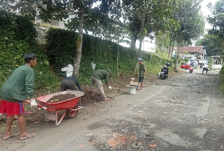 Warga Warnajati