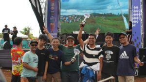 Melihat Lumpur, Perjuangan, dan Mimpi Berlin Sumadi di Sirkuit Hidzie Cikembar-Sukabumi