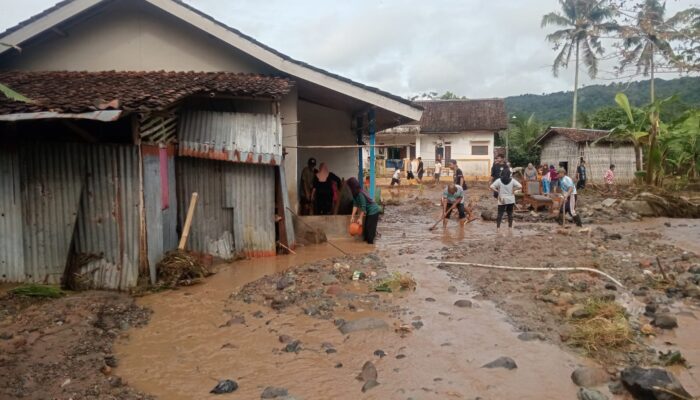 Cuaca Ekstrem Picu Banjir dan Longsor di Sukabumi
