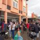 Seorang wanita lansia meninggal dunia saat mengantre pembagian BLT Kesra di Kantor Pos Cibadak, Kabupaten Sukabumi, Selasa (30/12/2025) pagi.