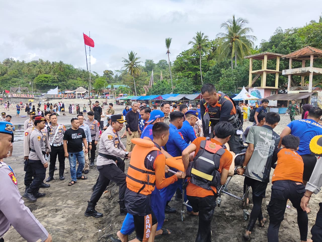 TERUNGKAP: Identitas wisatawan yang tenggelam di Pantai Karanghawu, Kecamatan Cisolok, Kabupaten Sukabumi, pada Sabtu (28/12/2025) akhirnya terungkap. Korba merupakan WNA asal Afganistan. Ft: Ist