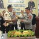 PENUH HANGAT: Kasat Binwas Polrea Sukabumi AKP Joko Susanto terlihat begitu akrab dengan Satpam pada Hut Satpam Ke-45 di Gedung B3D Kelurahan Cibadak, Kecamatan Cibadak, Kabupaten Sukabumi, Sabtu (10/1/2026). FOTO: IDAM//INILAHSUKABUMI.COM