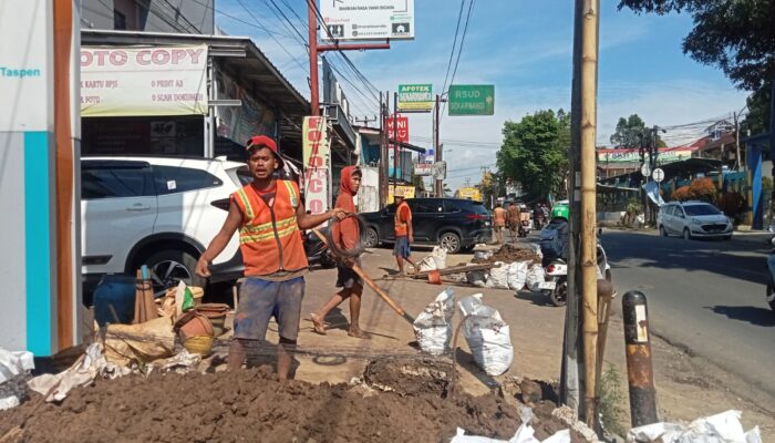 Harap Hati-hati Saat Melintas! Tiga Lokasi Ini Ada Galian Pipa PDAM