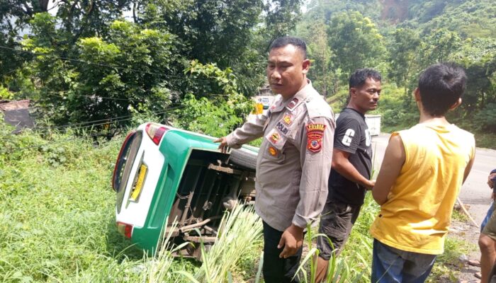 Rem Blong, Angkot di Warungkiara Sukabumi Kecelakaan