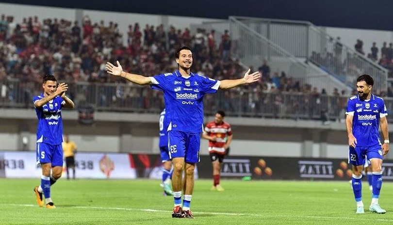 SEEBRASI: Thom Haye melakukan selebrasi usai mencetak gol pada laga Persib Bandung lawan Madura United di BRI Super League 2025/2026. Sumber Foto: Dok. Persib Bandung