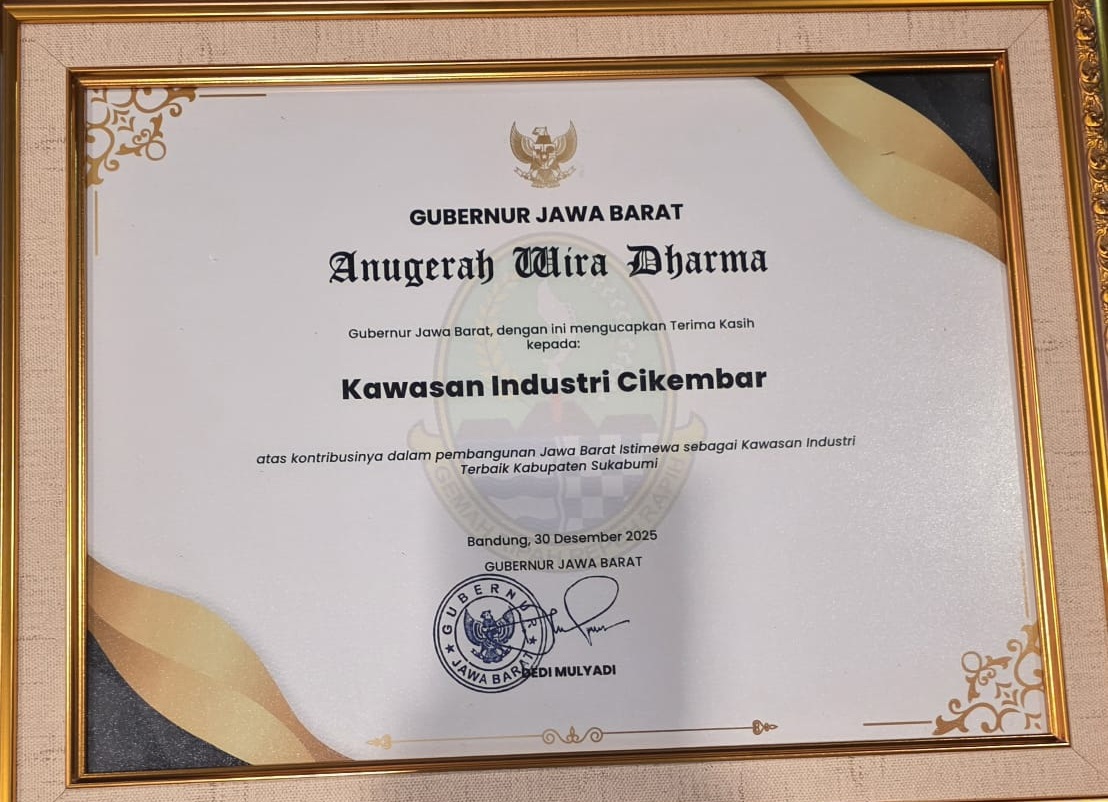 APRESIASI: Penghargaan Anugerah Wira Dharma Jawa Barat yang diterima Kawasan Industri Cikembar milik PT Bogorindo Cemerlang atas kontribusinya sebagai kawasan industri terbaik dari Gubernur Jawa Barat. Sumber Foto: Dok. Perusahaan