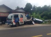 Di Warungkiara Sukabumi, Minibus Tabrak Warung