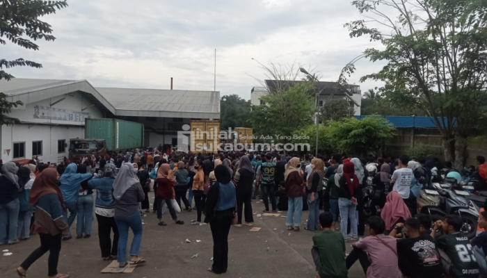 Tuntut THR Dibayar Full, Ribuan Buruh PT Muara Tungal Gelar Aksi Unjuk Rasa
