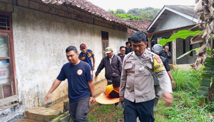 ODGJ di Nagrak Sukabumi Dievakuasi Petugas Gabungan