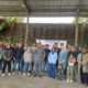 Anggota DPRD Kabupaten Sukabumi, Faisal Akbar Awaludin, berfoto bersama warga usai kegiatan reses pertama sebagai upaya menyerap aspirasi masyarakat dan mendorong percepatan UHC tuntas di Kabupaten Sukabumi. Foto: IDAM/INILAHSUKABUMI.COM