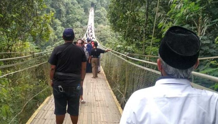 Jembatan Gantung Situ Gunung Sukabumi Minim Pengunjung Saat Libur Lebaran