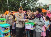 Polres Sukabumi Salurkan Bantuan ke Korban Pergerakan Tanah di Kecamatan Bantargadung