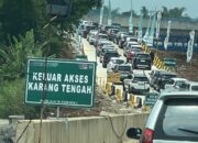 Tumpukan Kendaraan di Exit Tol Bocimi Seksi III Sukabumi, Pengendara Mengeluh