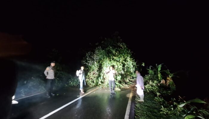 Malam ini, Jalur Sukabumi-Lengkong Lumpuh Total, Ada Longsor di Bojong Jengkol Jampangtengah