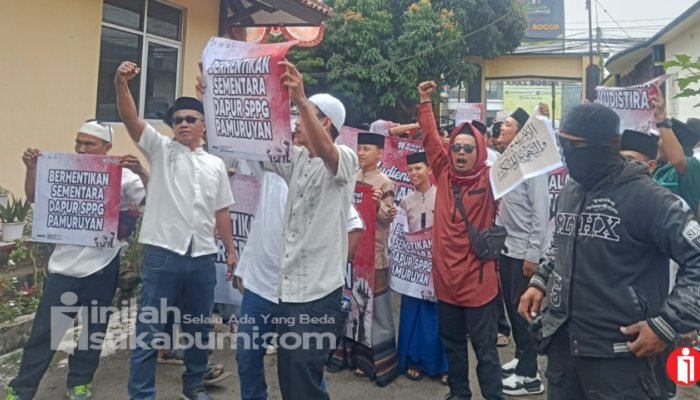 Kantor Kecamatan Cibadak Sukabumi Didemo, Massa Tuntut SPPG di Pamuruyan Ditutup