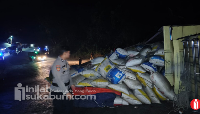 Truk Pengangkut Sekam Kecelakaan di Tanjakan Baeud Warungkiara Sukabumi