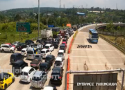 Siang Ini, Macet Parah di Tol Parungkuda Sukabumi Menuju Cibadak