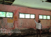 Miris! Ruang Kelas Sekolah Negeri di Warungkiara Sukabumi Tak Juga Diperbaiki, Siswa Belajarnya Digabung