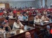 ​Tagih Janji Kampanye Wali Kota, Ratusan RT dan RW di Sukabumi Geruduk Gedung DPRD