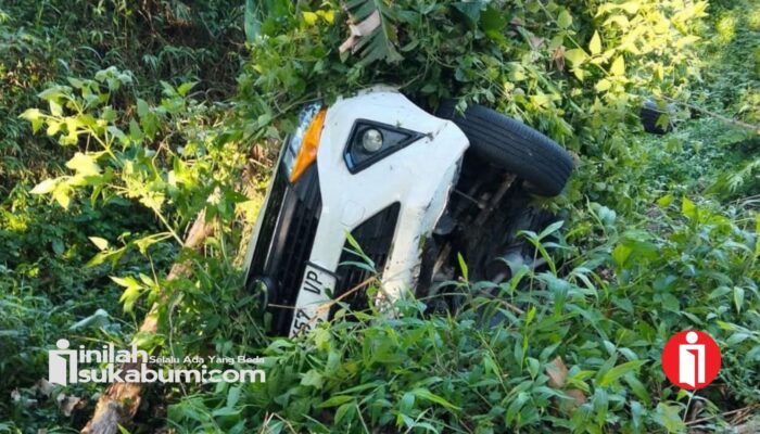 ​Hendak Menyalip Mobil, Daihatsu Sigra Terjun ke Jurang di Nyalindung Sukabumi