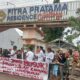 Warga Nagrak Sukabumi Demonstrasi ke Pengembang Perumahan, Massa Aksi : Bapak Aing Tulungan !