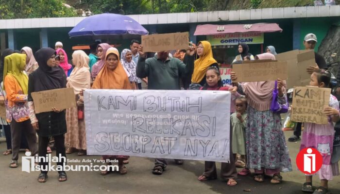 Janji Relokasi 5 Bulan Tak Ditepati, Ibu-ibu Korban Tanah Bergerak di Sukabumi Turun ke Jalan