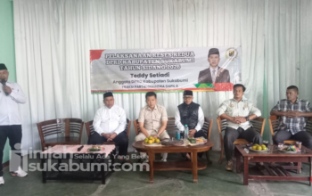 Anggota DPRD Kabupaten Sukabumi, Teddy Setiady saat melaksanakan kegiatan Reses II Tahun Sidang 2026 di Sekretariat RW 08 Kampung Ciutara RT 20, Desa Pondokkasolandeuh, Kecamatan Parungkuda, Rabu (3/6/2026). Foto: IDAM/INILAHSUKABUMI.COM