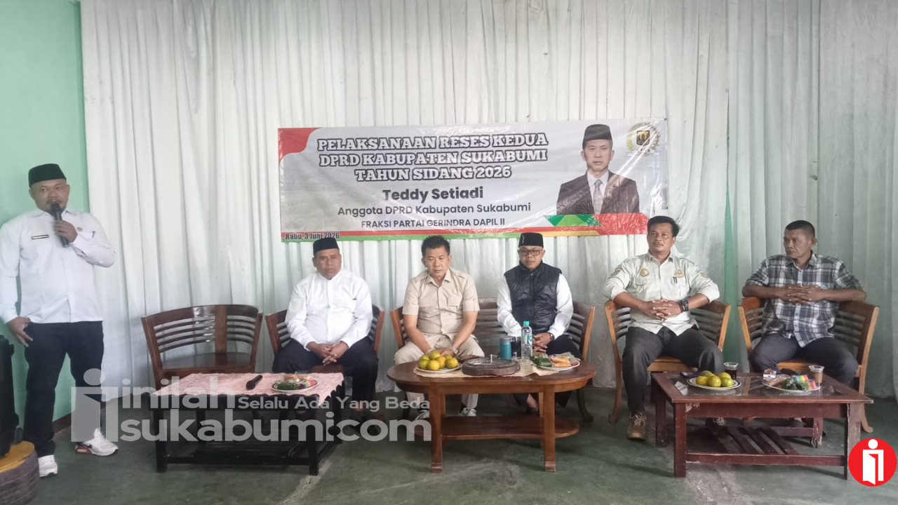 Anggota DPRD Kabupaten Sukabumi, Teddy Setiady saat melaksanakan kegiatan Reses II Tahun Sidang 2026 di Sekretariat RW 08 Kampung Ciutara RT 20, Desa Pondokkasolandeuh, Kecamatan Parungkuda, Rabu (3/6/2026). Foto: IDAM/INILAHSUKABUMI.COM