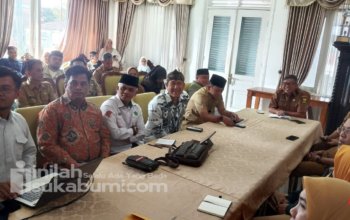 Direktur Umum dan Kepatuhan Perumda BPR Sukabumi, Eka Jatnika, menghadiri Rapat Koordinasi Persiapan Akhir Penyelenggaraan Camp Religi Mubarakah Pemuda Masjid Dunia ke-8 Tahun 2026. Foto: Istimewa