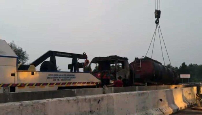 Pertamina Patra Niaga RJBB Cepat Tangani Insiden Mobil Tangki di Tol Cisumdawu, Sumedang, Pastikan Pasokan BBM Tidak Terganggu