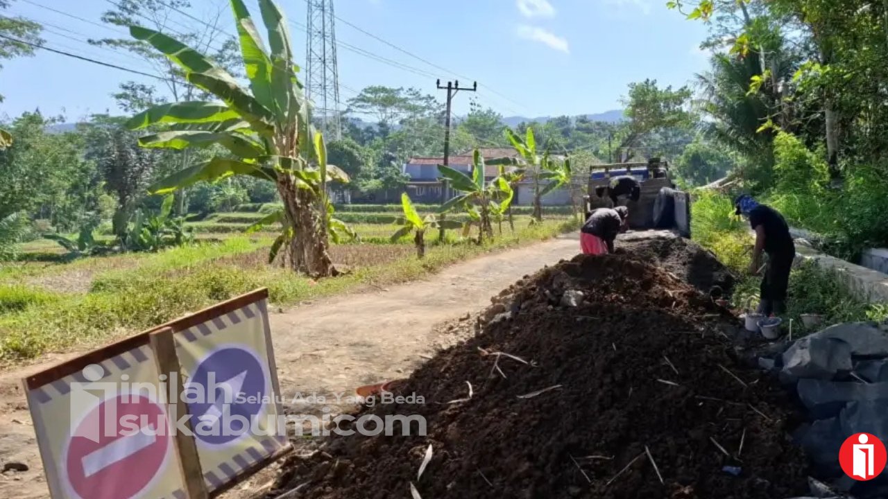 Dinas Pekerjaan Umum (PU) saat ini tengah melakukan percepatan penanganan ruas Jalan Cijaksa-Mataram yang menghubungkan Kecamatan Jampangkulon dengan Kecamatan Lengkong. Foto: Istimewa
